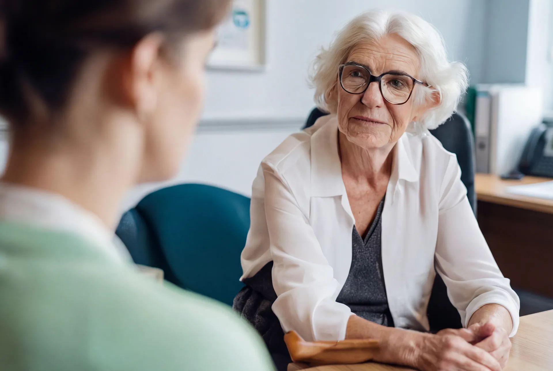 Why Choose a Local Psychologist Over Online Psychology Platforms